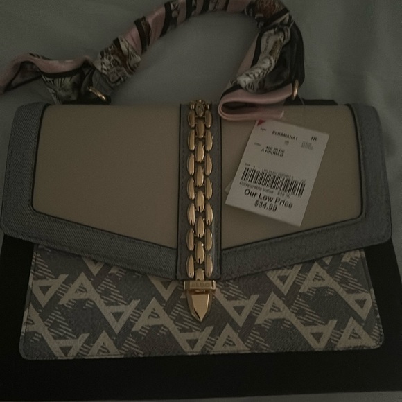 Aldo - Picture 1 of 4